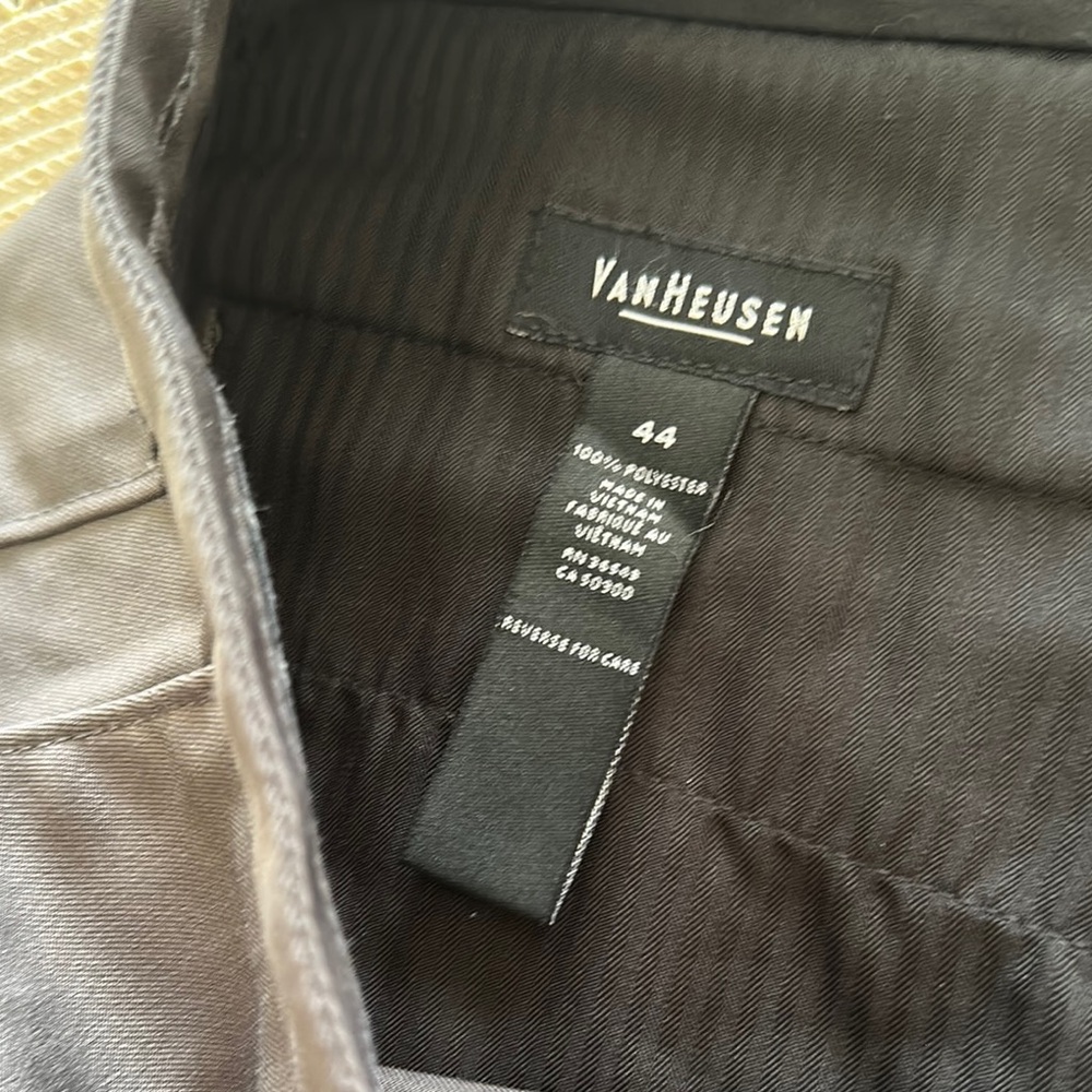 Van Heusen Men's Charcoal Flat Front Shorts - Picture 2 of 4